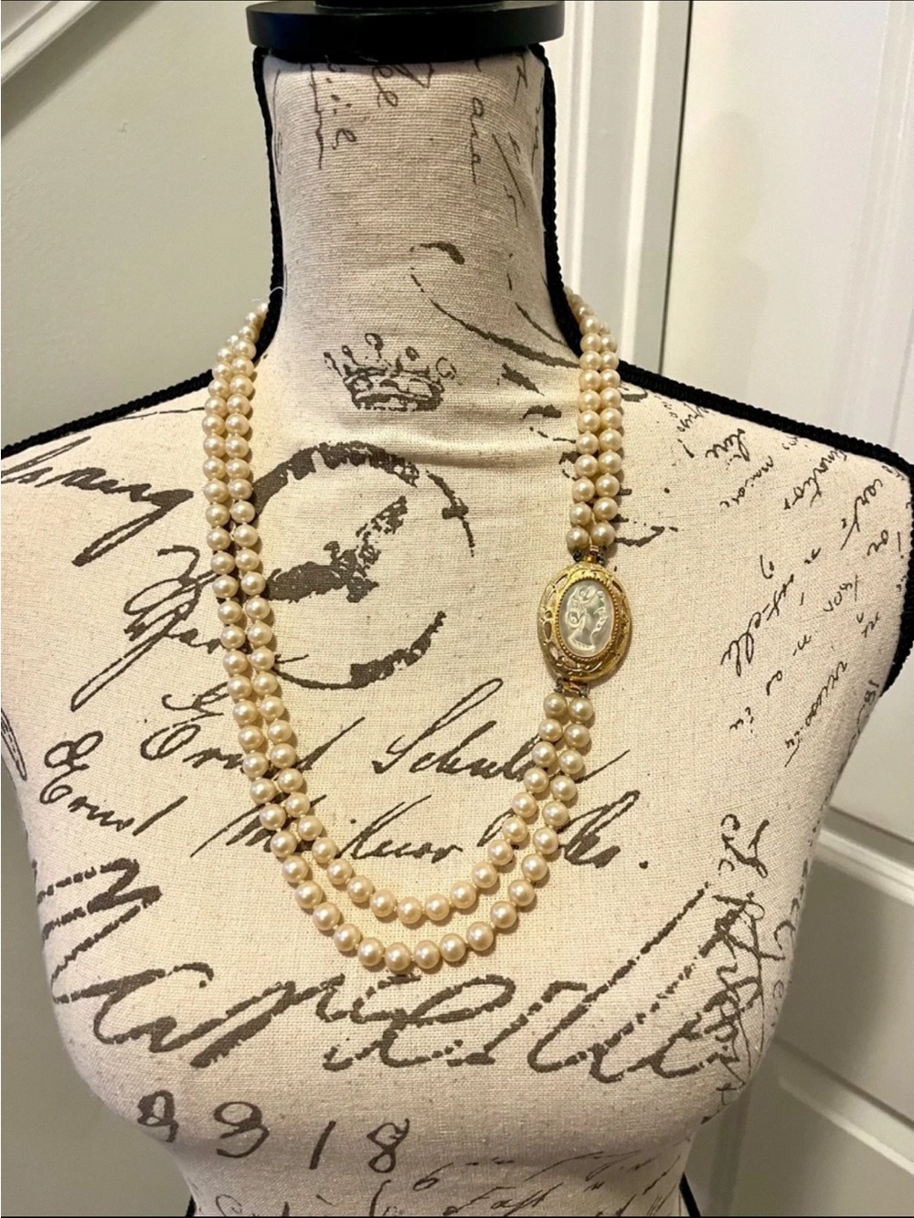 Vintage Convertible Cameo Faux Pearl Necklace Brooch 2-in-1